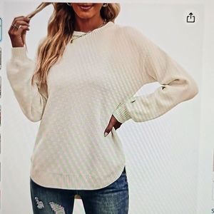 Merokeety Women's White Crew Neck Sweater. Size M.